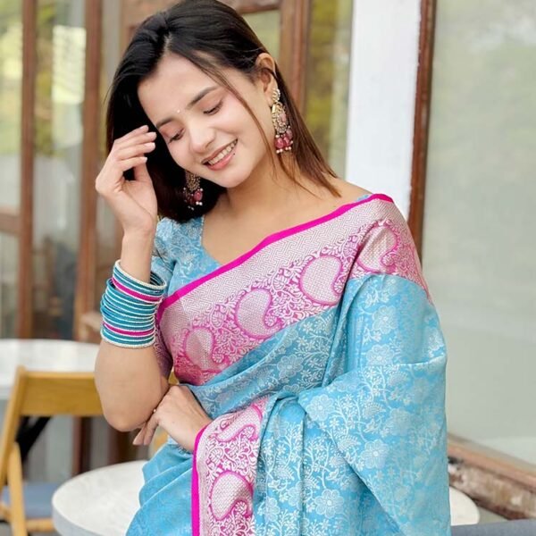 কাতান সিল্ক শাড়ী